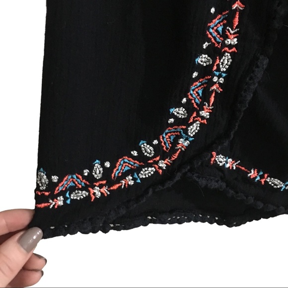 Embroidered Lounge Shorts With Drawstring - Picture 3 of 4